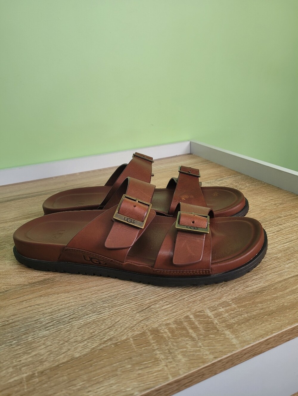 Men's Ugg Leather Sandals 10